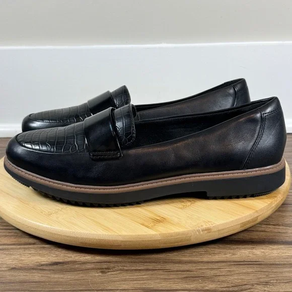 Clarks Slip on Shoe Women's Size 10M Raisie Arlie Black Leather Loafers Everyday - Picture 3 of 8